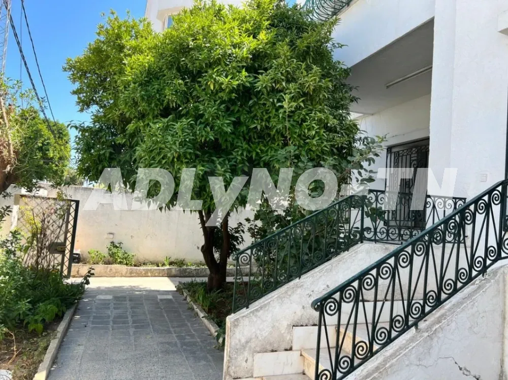 A vendre villa de 300 m² sur un terrain de 368 m² à Tunis - Photo 3