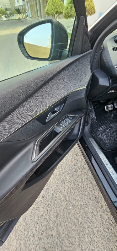 Peugeot 3008 Essence 2020 à Mahdia - Photo 5