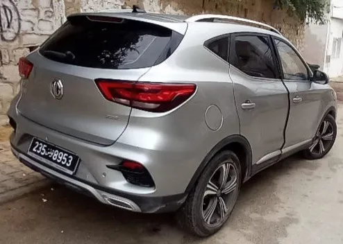 MG Zs Essence 2023 à Ben Arous - Photo 5
