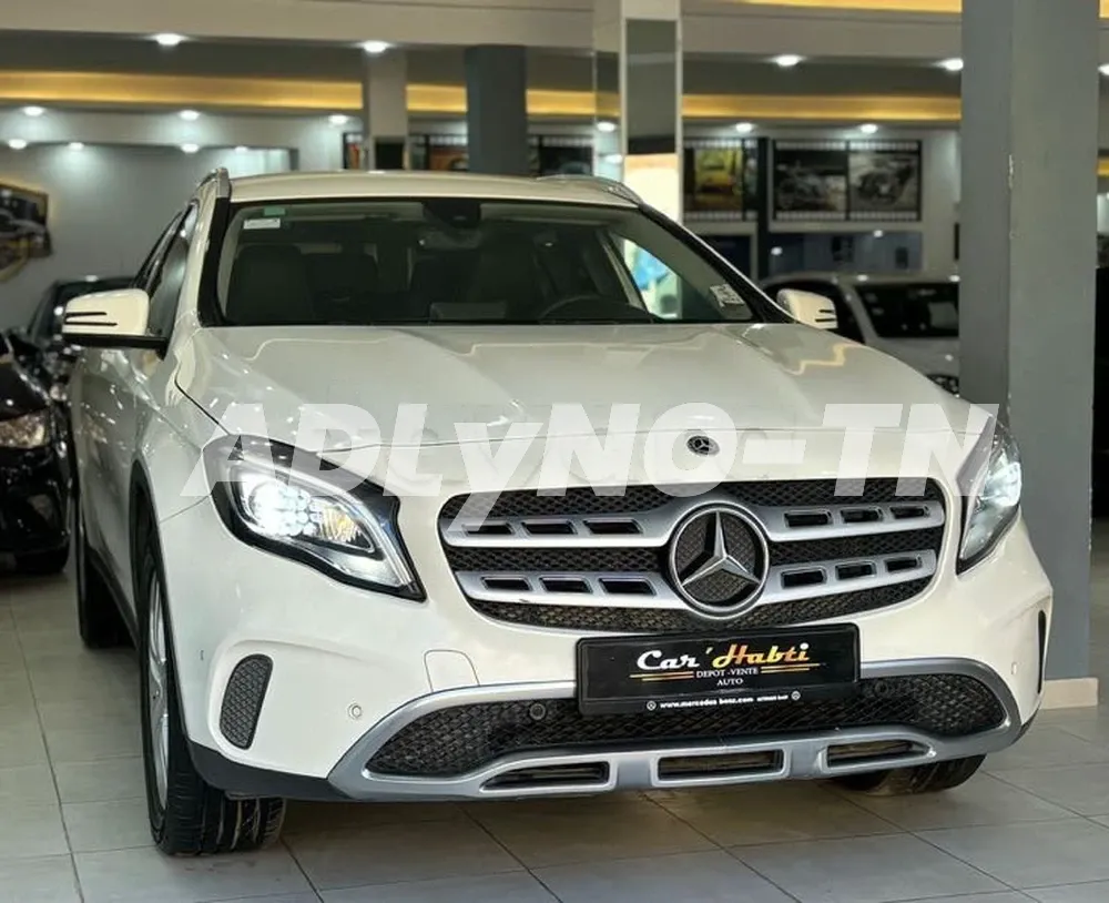 2017 MERCEDES GLA 200 à Tunis - Photo 1