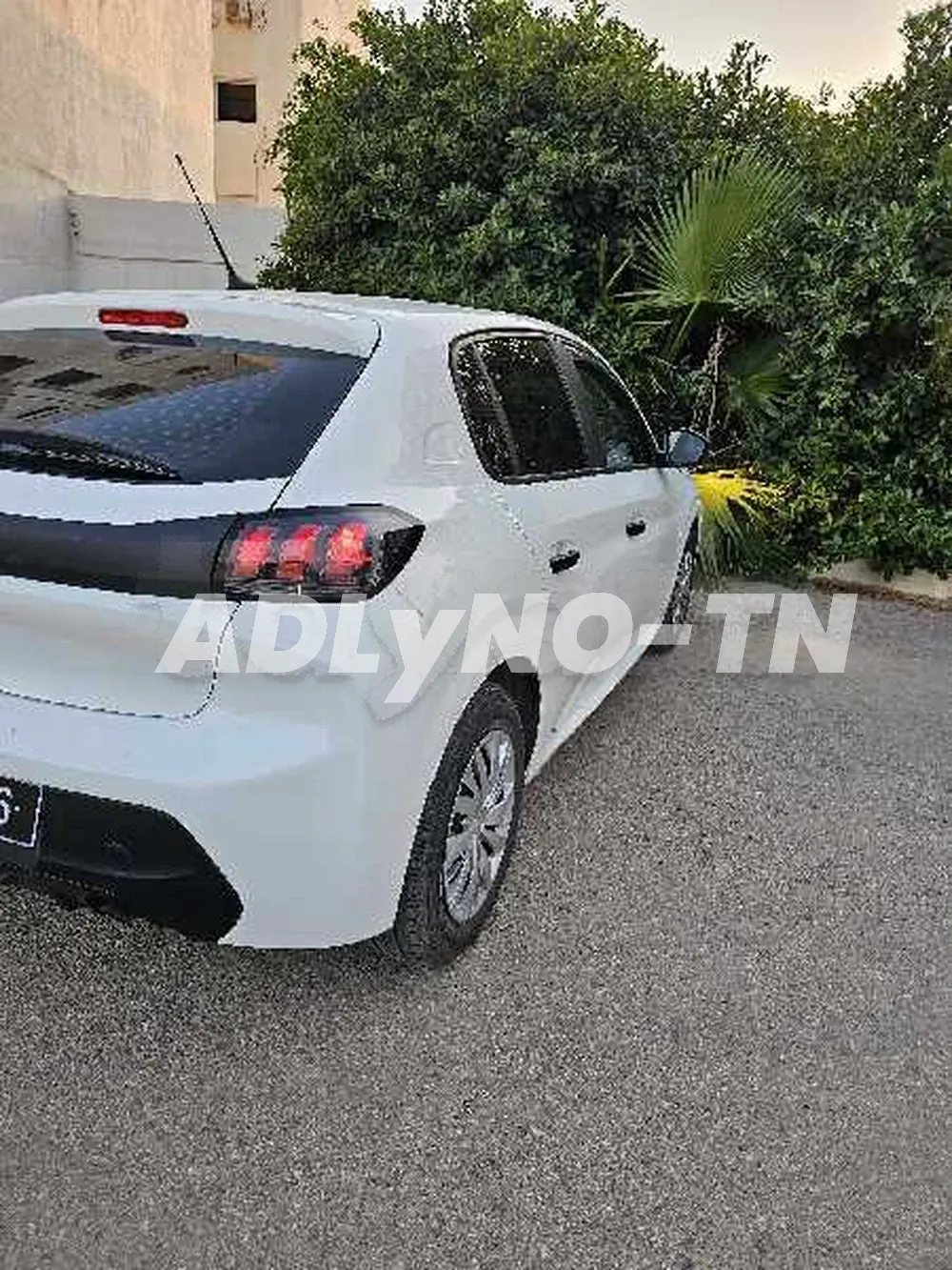 208 populaire 3 cylindre a vendre ou échange à Sfax - Photo 3