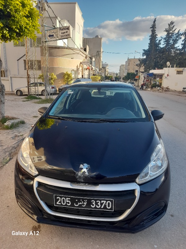  Bon pour achat d'une voiture populaire Reunault KWID gris . 