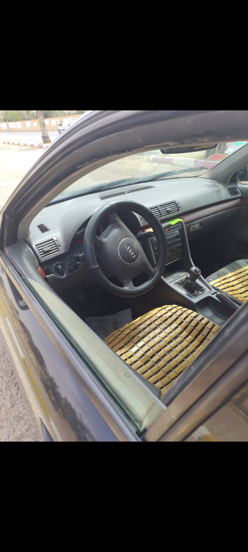Audi A4 Essence 2003 à Kasserine - Photo 1