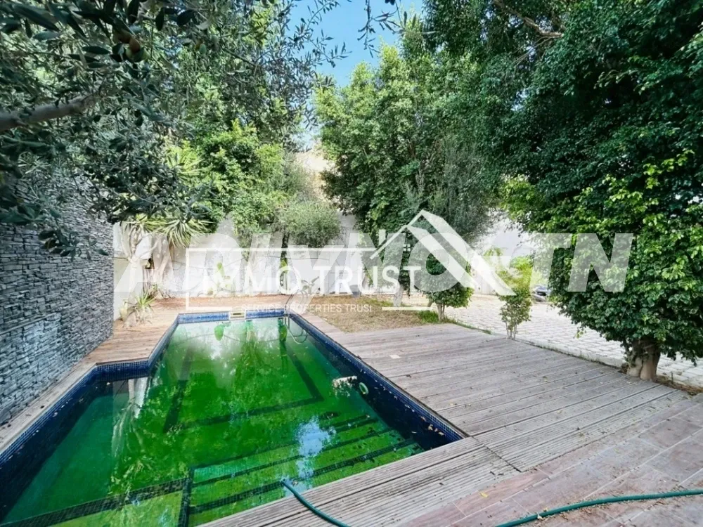 ?Villa S+3 avec jardin et piscine à La Soukra à Ariana - Photo 3