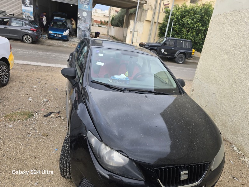 Seat Ibiza Essence 2011 à Tunis - Photo 4
