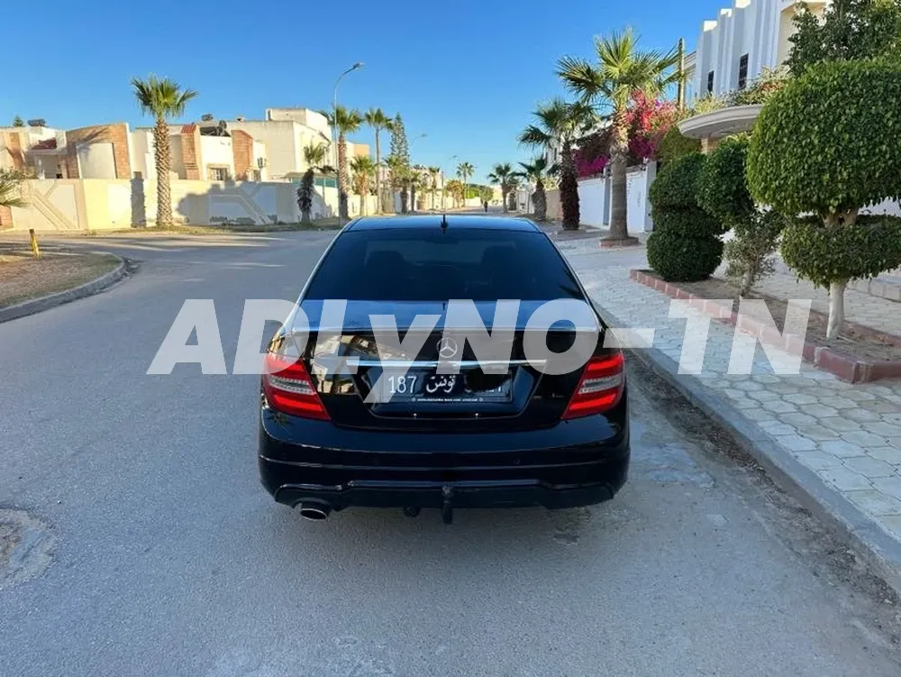 Mercedes-Benz classe c180 restylé phase 2 kit amg à Ariana - Photo 3