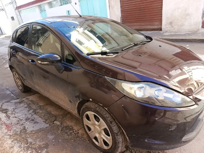 Ford FIESTA Essence 2011 à Tunisie - Photo 1
