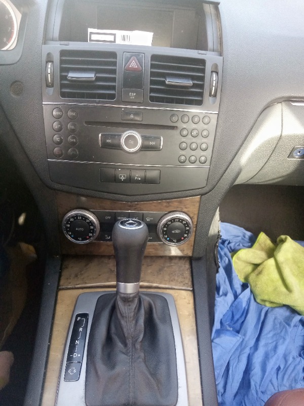 Mercedes Classe C180 Essence à Sfax - Photo 2