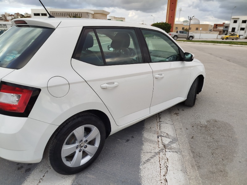 Skoda Fabia Essence 2015 à Bizerte - Photo 5