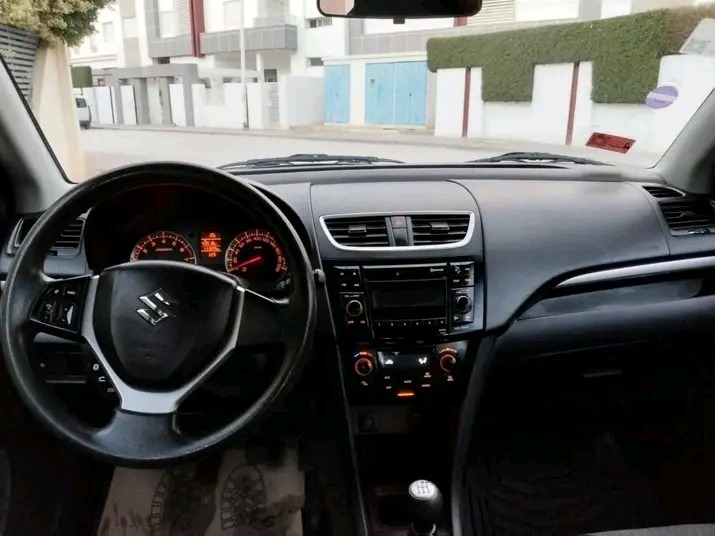 SUZUKI SWIFT PREMIÈRE MAIN TRÈS PROPRE à Bizerte - Photo 1