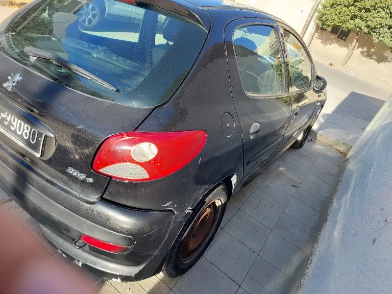 Peugeot 206 Essence 2012 à Ben Arous - Photo 2