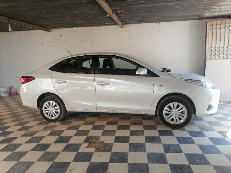 Toyota Yaris Essence 2021 à Sfax - Photo 7