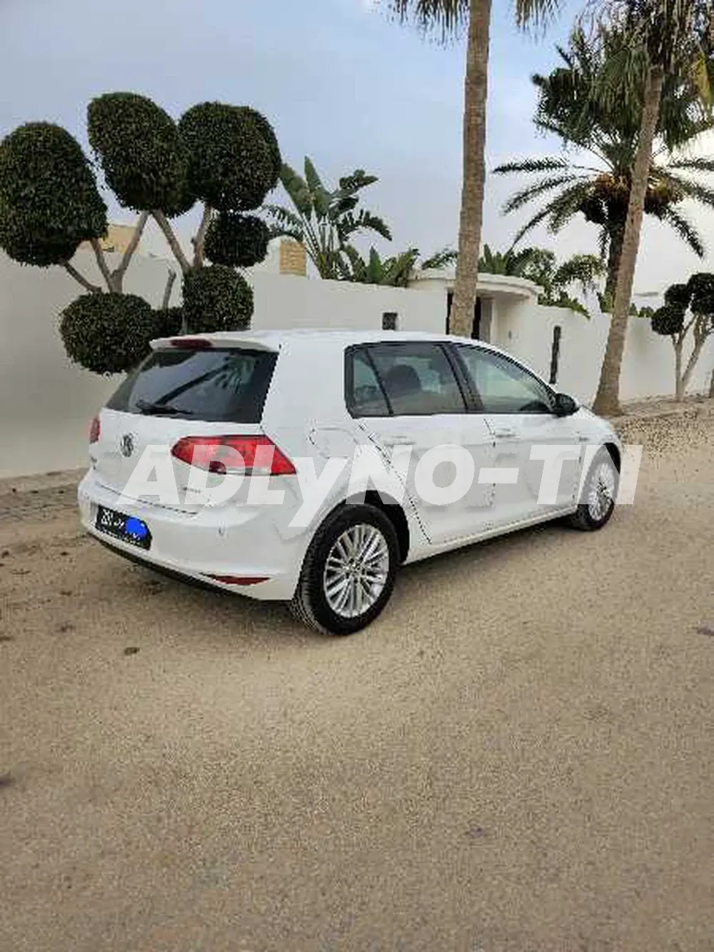 Golf 7 cup modele 11/2014 entree en tunisie en 2019 1 er main en tunisie 5 cv essence 178000 km reel avec carnet entretient chaque entretient a l apui ttt options cliamtiseur elctronic en marche 4 vitres electric abs capteurs de pluie et de lumiere capteu à Sfax - Photo 4