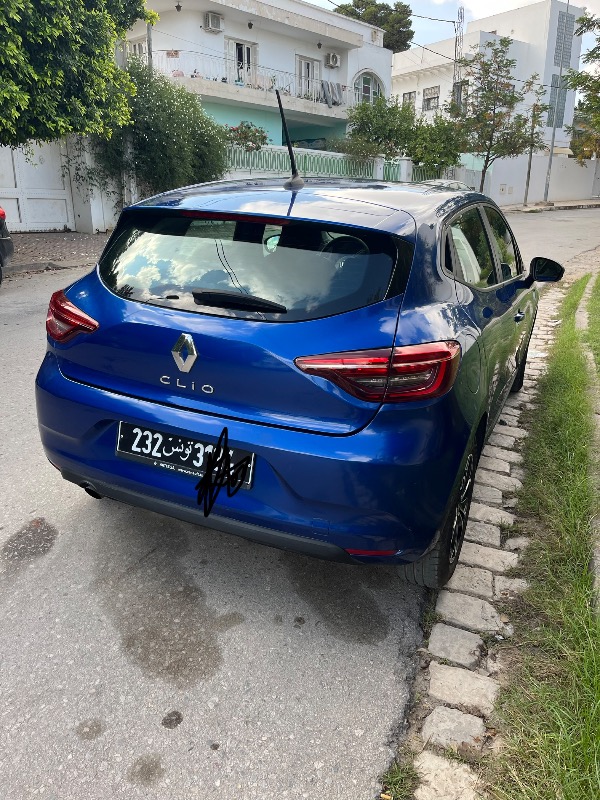 Renault Clio Essence 2022 à Tunis - Photo 1