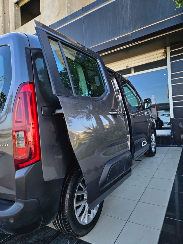Citroen BERLINGO Diesel 2021 à Monastir - Photo 2