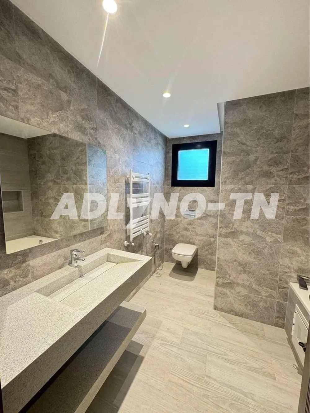 a vendre une villa S+3 avec piscine a la soukra à Ariana - Photo 4