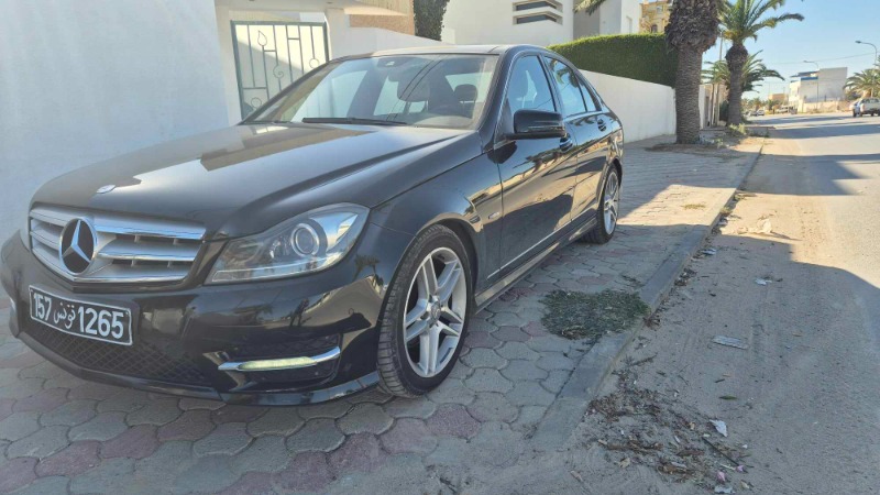 Mercedes Classe C Essence 2012 à Sfax - Photo 6