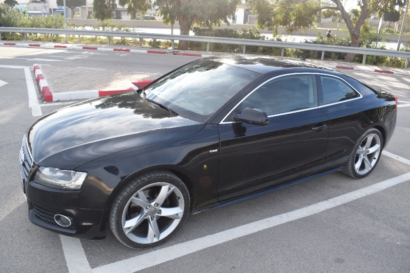 Audi A5 Essence 2011 à Ariana - Photo 3