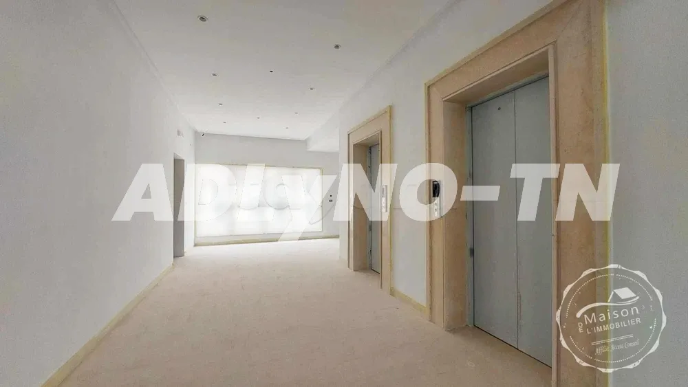 A louer immeuble neuf 2155 m² au Lac 3 à Tunis - Photo 2