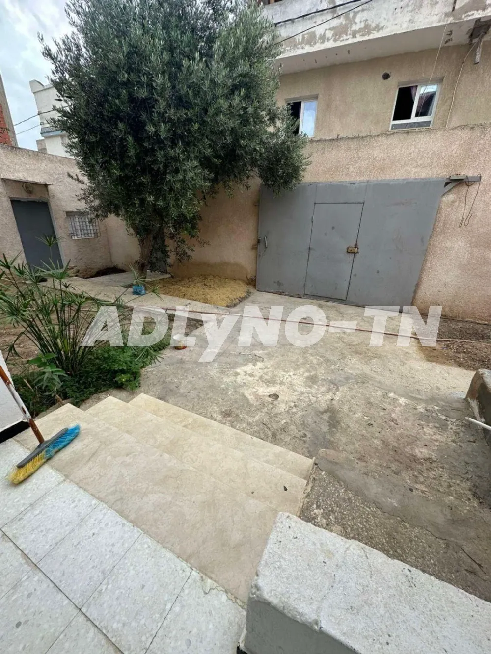 villa avec jardin s+3 dar Fadhal à Tunis - Photo 2