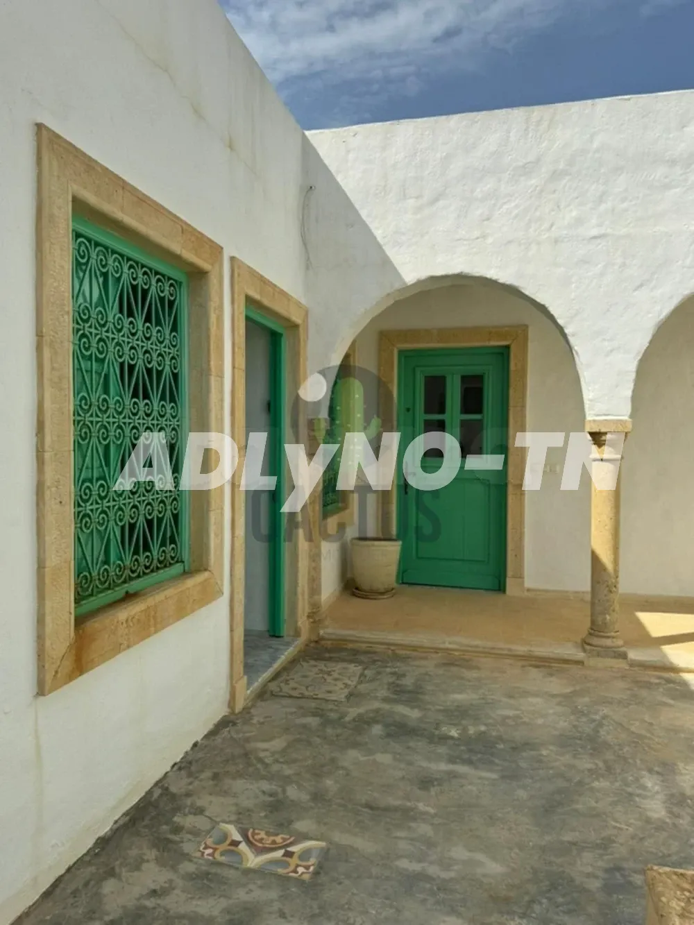 À vendre : Villa de style arabesque à Korba, Nabeul. à Nabeul - Photo 6