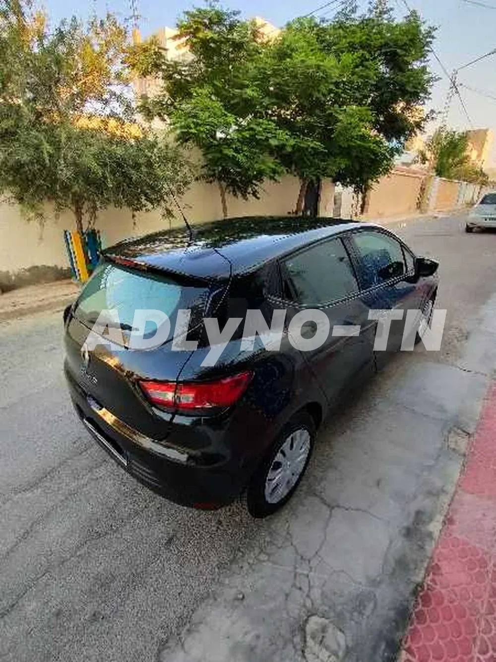 Clio تسجيل أول en parfait état à gabes - Photo 6