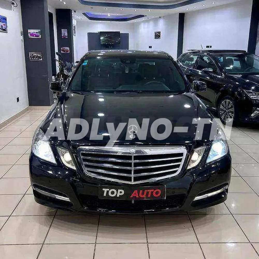 Mercedes-Benz E200 CGI à Ariana - Photo 1