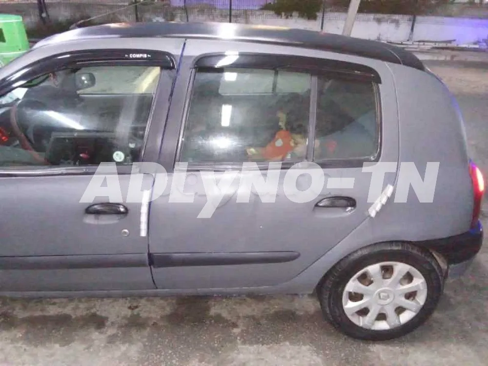 clio bombe à Tunis - Photo 7