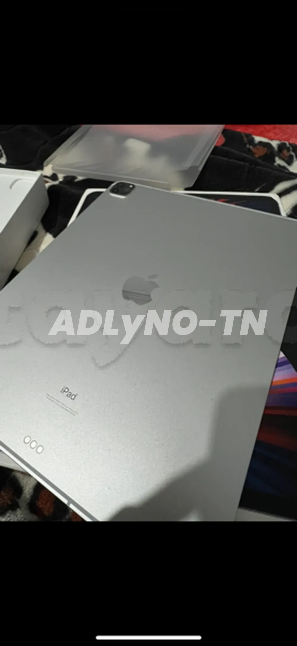 iPad Pro 5eme génération 256G wifi 12.9 pouces état neuf comme cacheté peu servi avec étui et chargeur et facture garantie prix 2990dt tel 20172643 à Tunis - Photo 2