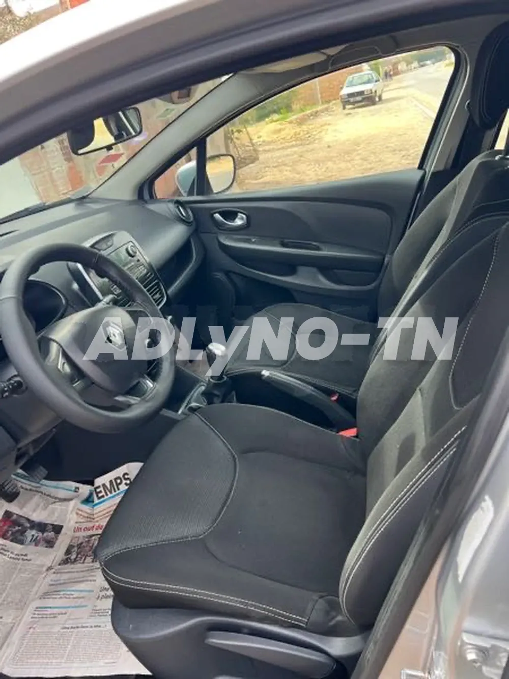 clio dynamic 1 ere main tel 97237172 à Sfax - Photo 5
