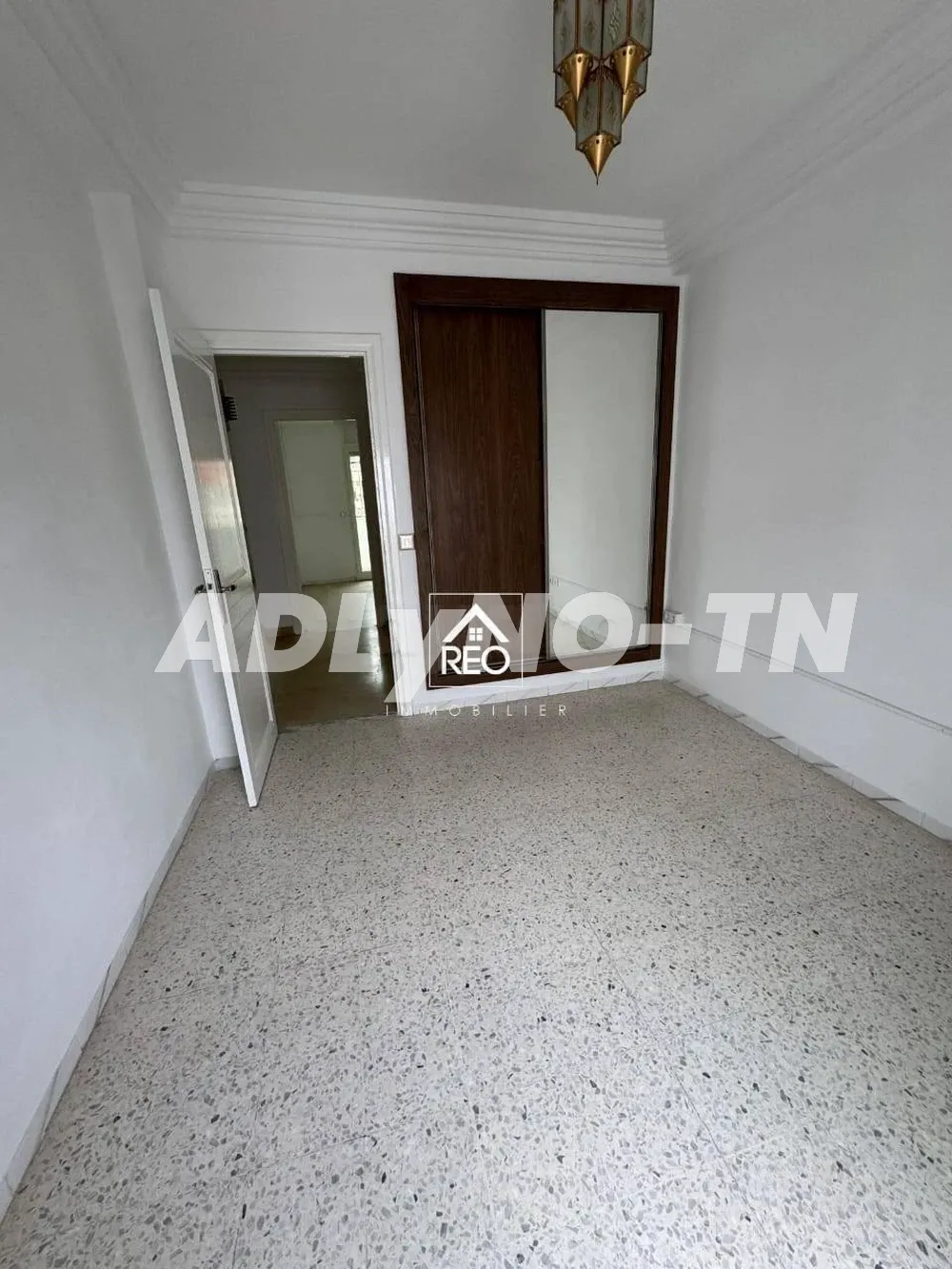 À Vendre : Un appartement S+4 situé à Jardin L'Aouina à Tunis - Photo 8