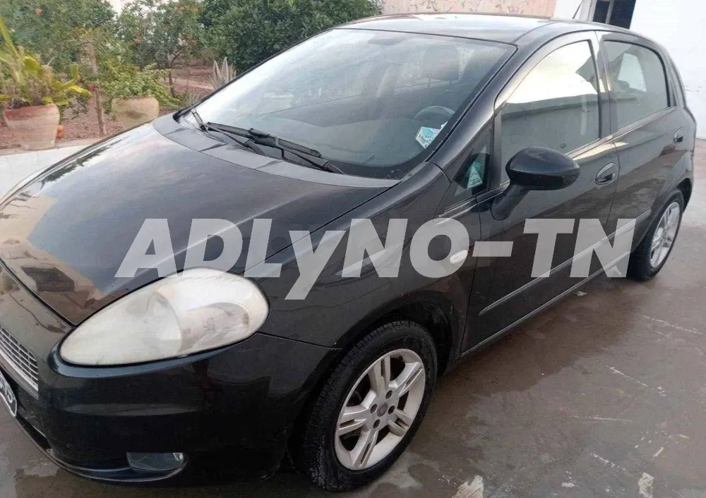 Grandi Punto (1.2 / 5cv / 4 cylindres) à sousse - Photo 2