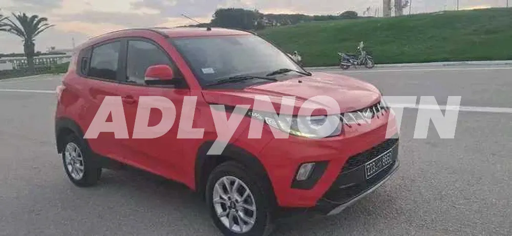 MAHINDRA KUV 100 PREMIÈRE MAIN EN EXCELLENT ÉTAT à Bizerte - Photo 1