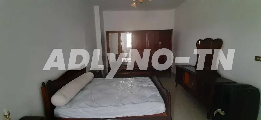 Etage villa S+3 à Tunis - Photo 1
