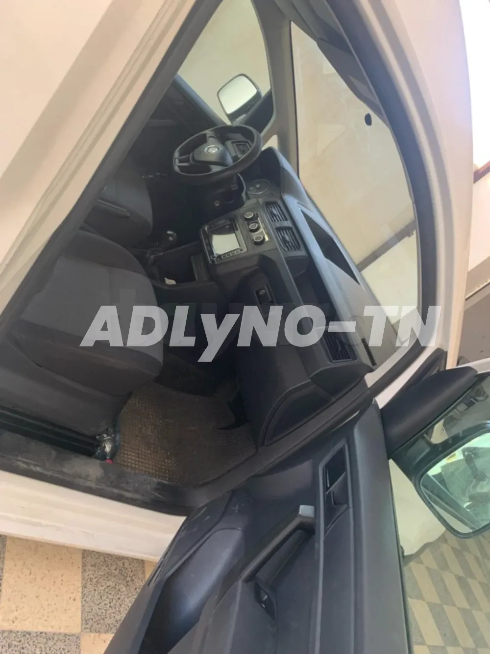 caddy 2L diesel 7 Cv année 2020 km 128 Alf serie 244 Medenine Numero 97288623 à Medenine - Photo 5