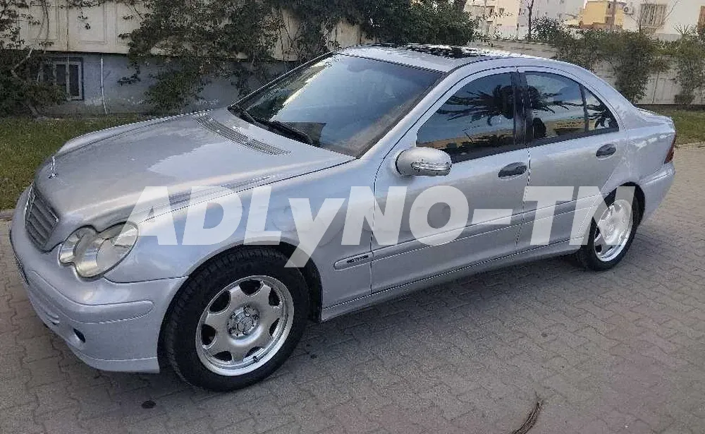 Mercedes E220cdi à Tunis - Photo 2