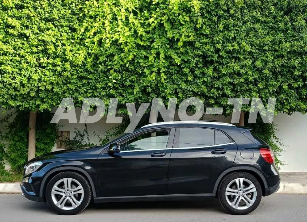 MERCEDES GLA 180 Ann 2016 à Ariana - Photo 5