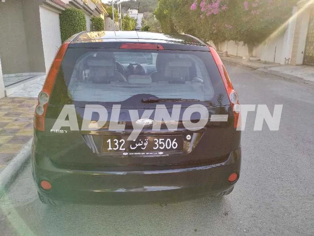 Ford Fiesta Ghia à Ariana - Photo 4