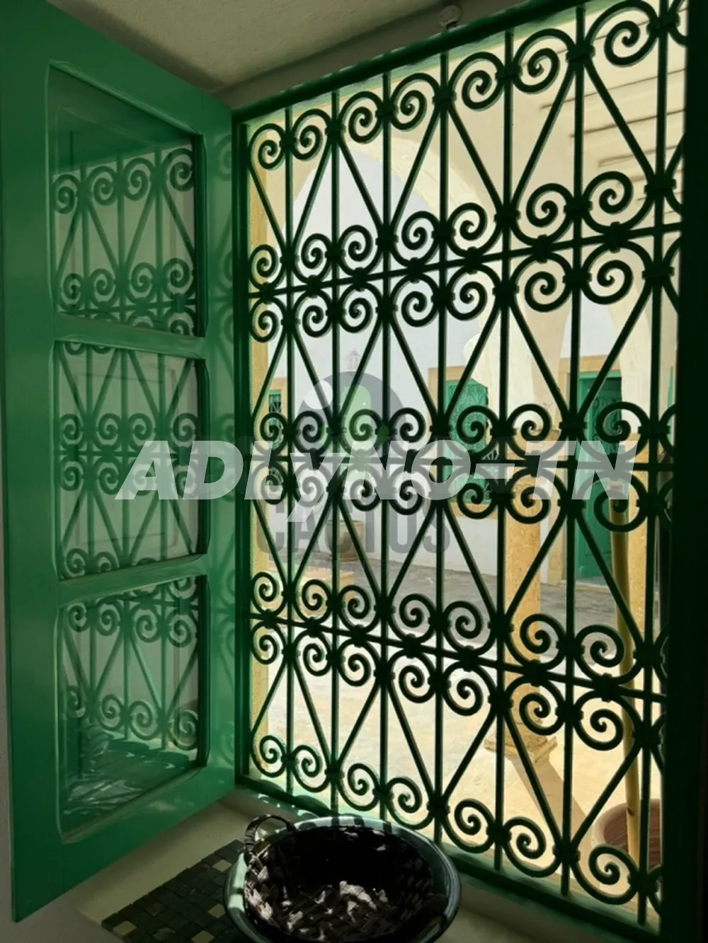À vendre : Villa de style arabesque à Korba, Nabeul. à Nabeul - Photo 8
