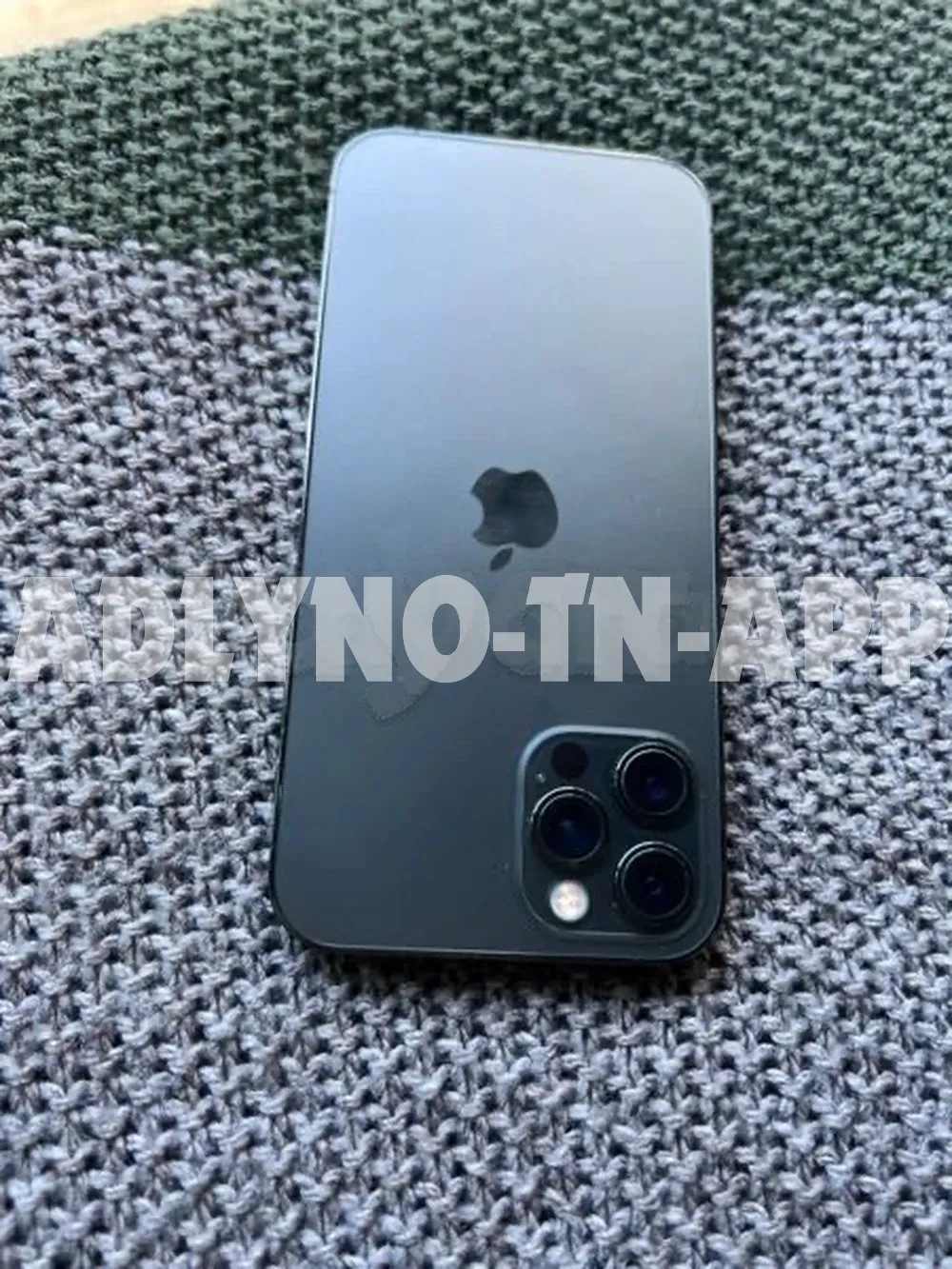 iPhone 12 Pro Noire 128G état parfaite peu servi jamais réparé importé validé aucun défaut avec son câble facture et garantie batterie 84% prix 1590d tel 20172643 à Tunis - Photo 1
