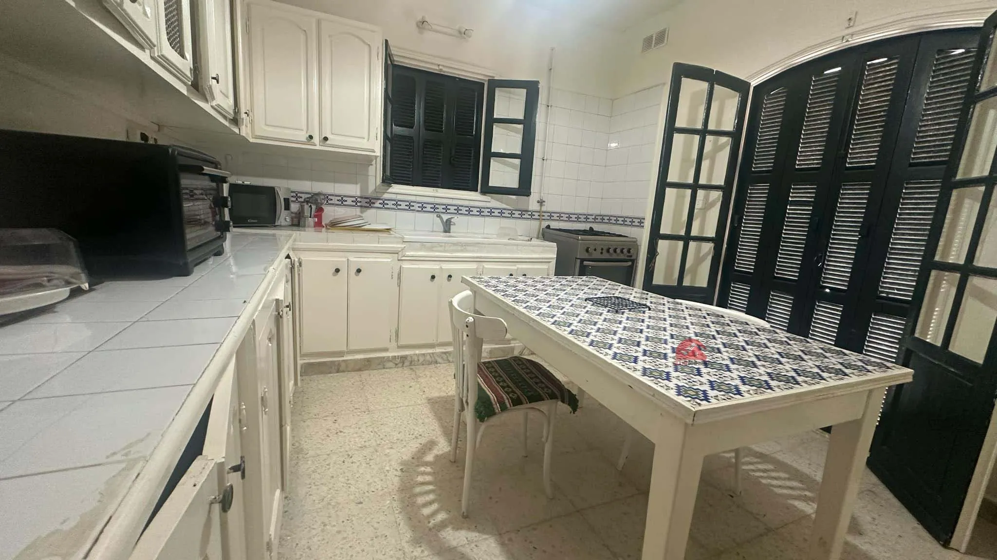 VILLA MEUBLÉE EN ZONE TOURISTIQUE - RÉF L761 à Medenine - Photo 5