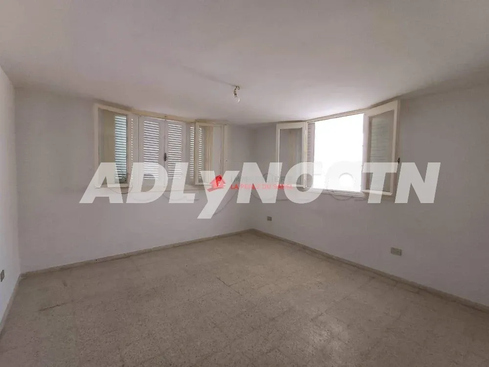 UN BEAU REZ DE CHAUSSÈ DE VILLA S+3 A?KHZAMA OUEST à sousse - Photo 4