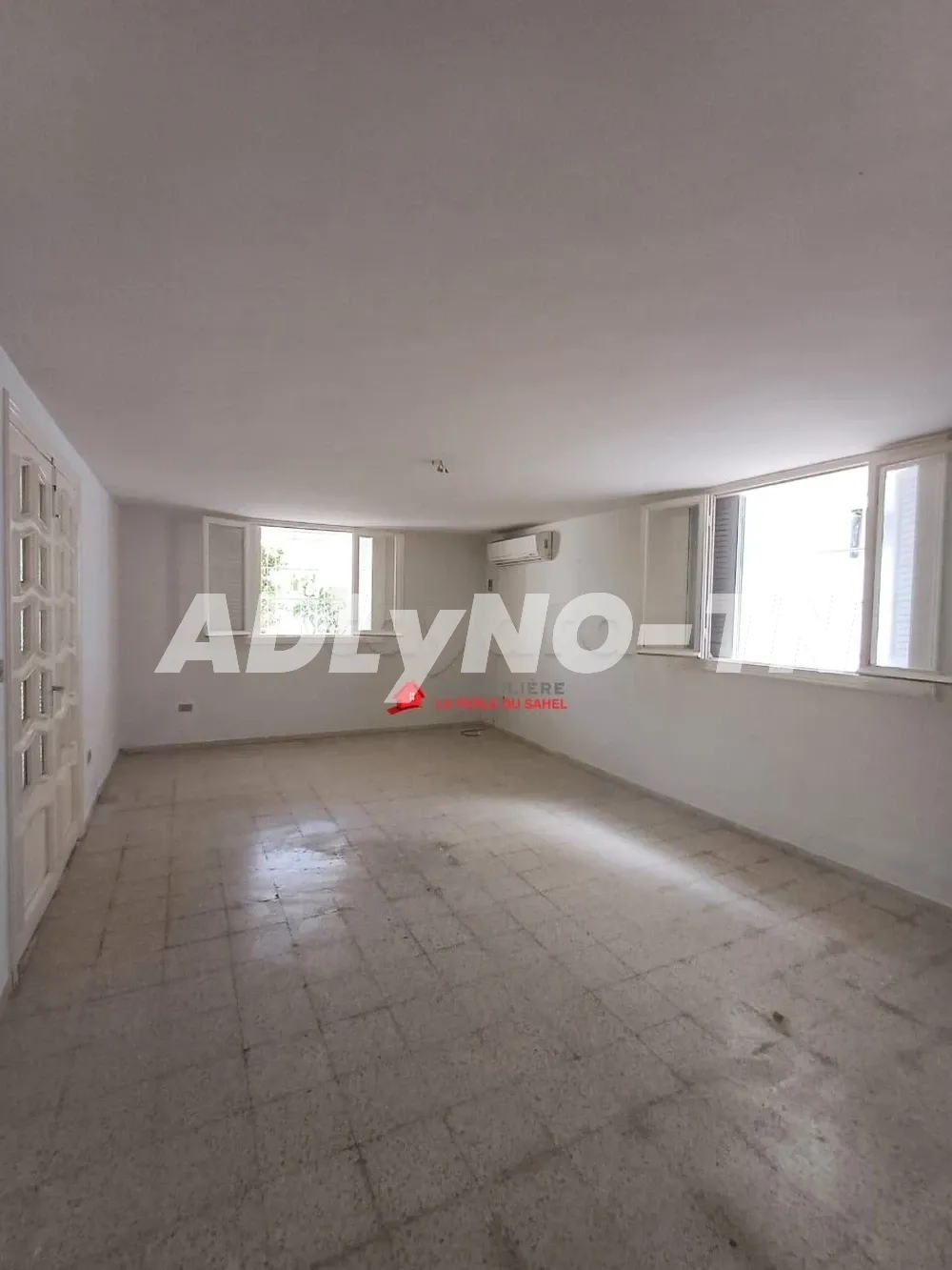UN BEAU REZ DE CHAUSSÈ DE VILLA S+3 A?KHZAMA OUEST à sousse - Photo 9