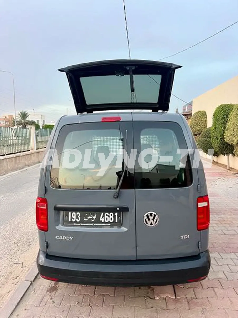 CADDY TDI PREMIERE MAIN PRESTIGE à Sfax - Photo 3