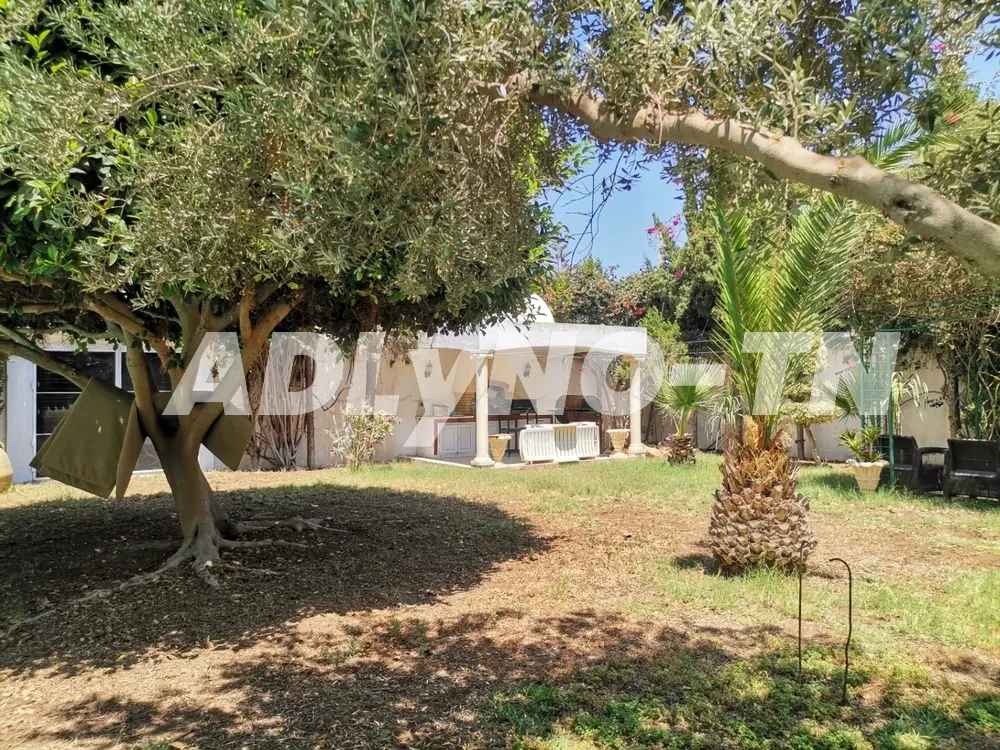 A vendre spacieuse villa avec piscine à Sousse Khezama à sousse - Photo 2