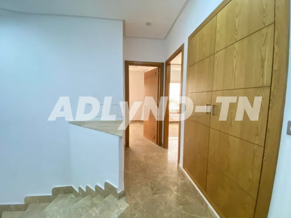 A vendre un duplex en s+3 à Tunis - Photo 2