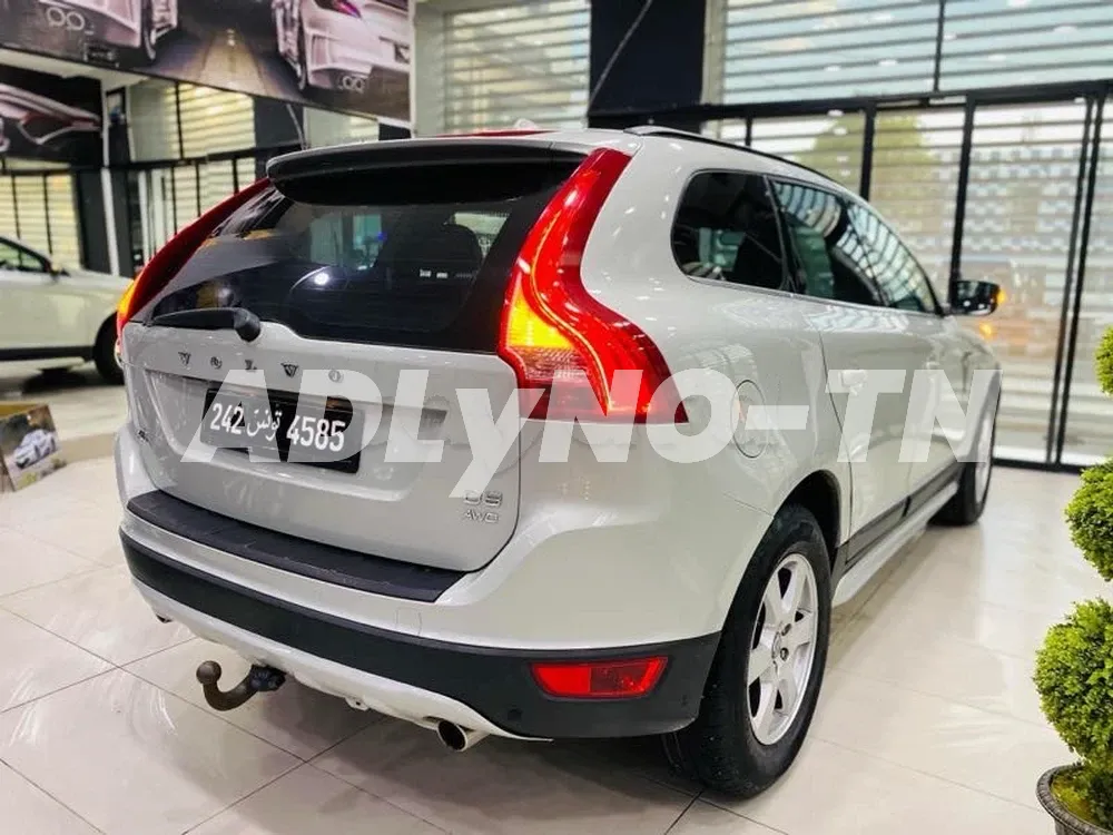⚜️ VOLVO XC60 ⚜️ Première main à Ariana - Photo 5