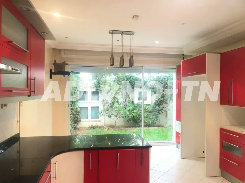 A louer villa 3 niv ac piscine usg bur ou hab Mutuelleville à Tunis - Photo 2