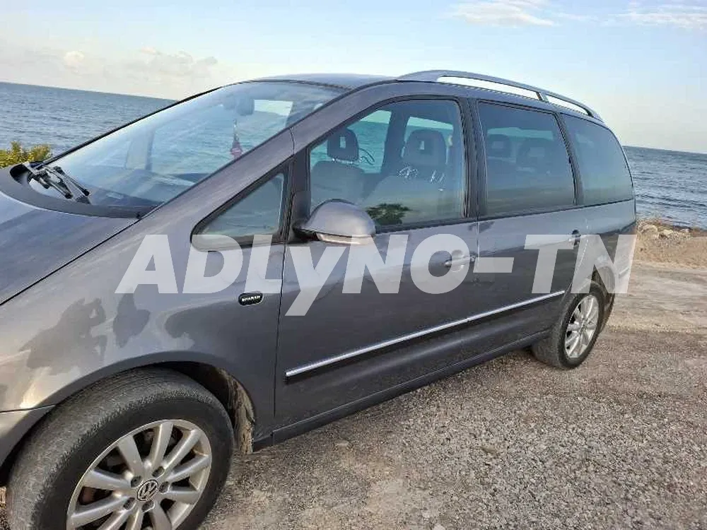 belle Volkswagen Sharan à Monastir - Photo 1