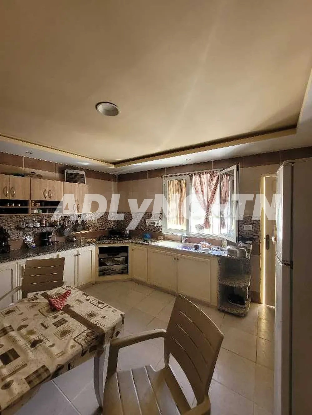 منزل للبيع + appartement في حي شاكر برج الطويل بجانب المدرسة الخاصة سقراط 25359580 58523146 à Ariana - Photo 1